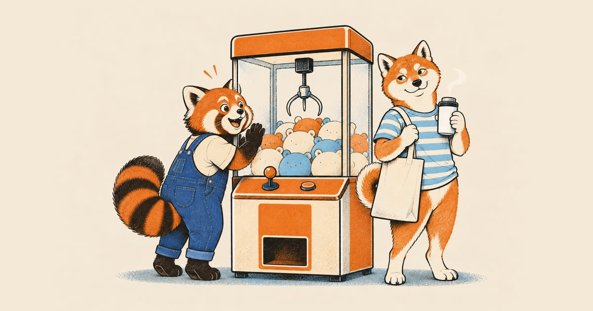 Ein Shiba im Streifenpulli hält gelassen eine Thermosflasche, neben ihm drückt ein Roter Panda in Latzhose beide Pfoten an die Scheibe eines Greifautomaten und starrt begeistert auf die Plüschtiere darin
